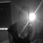 emilyj (EmilyJade) OnlyFans Leaks 

 profile picture