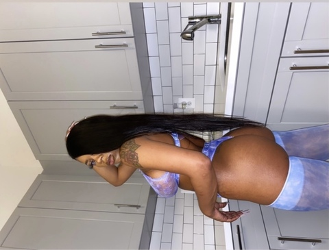 Header of honeypcaramel